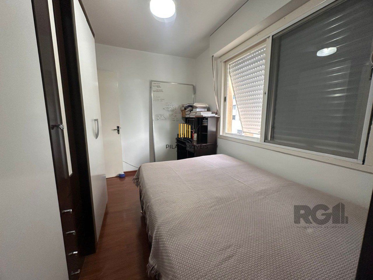 Apartamento a venda dois dormitórios, sacada, suíte e vaga na zona sul de porto alegre