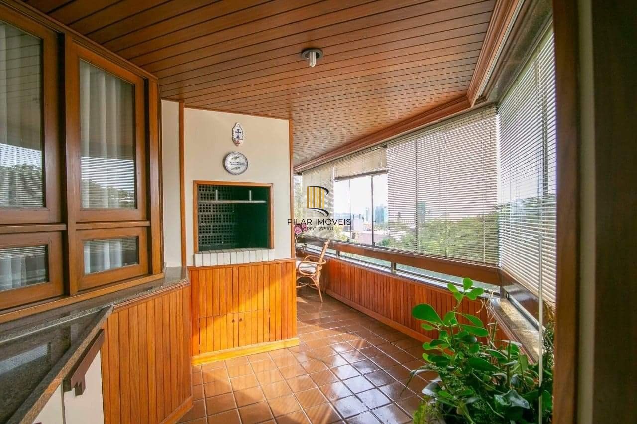 Apartamento para Venda - 246.47m², 3 dormitórios, sendo 1 suites, 2 vagas - Cristal