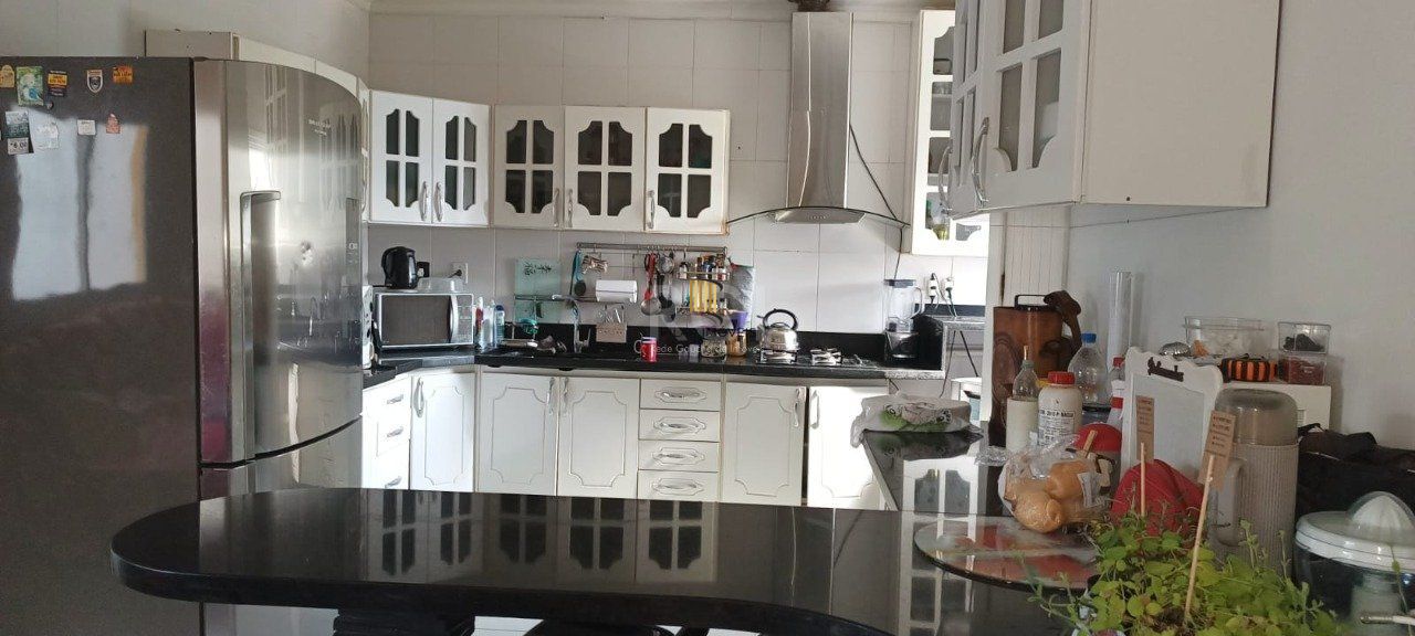 Casa para Venda - 250m², 3 dormitórios, sendo 1 suites, 2 vagas - Vila Nova, Porto Alegre
