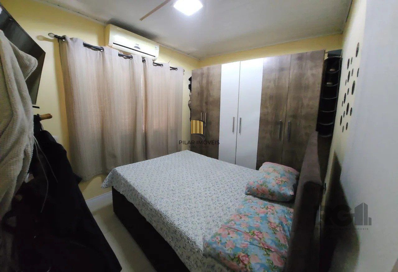  Casa com 4 quartos, 1 suíte, 7 vagas de garagem, churrasqueira -  97,32m² no bairro Jardim Carvalho, Porto Alegre/RS