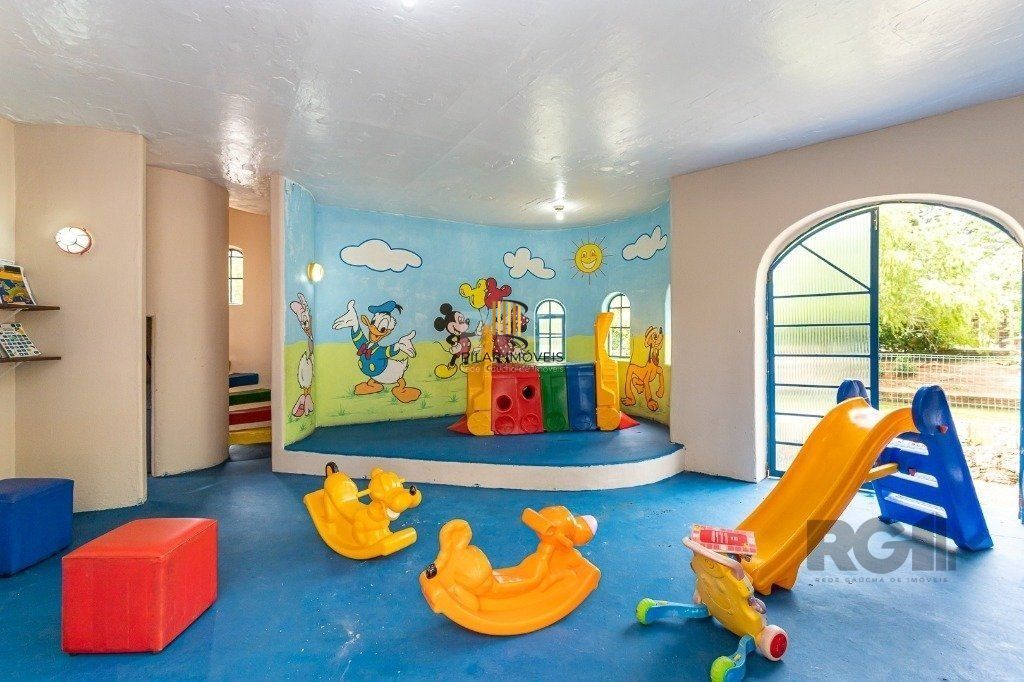 Casa com 4 quartos, suíte, churrasqueira, vaga de garagem, no bairro Elsa, Viamão/RS