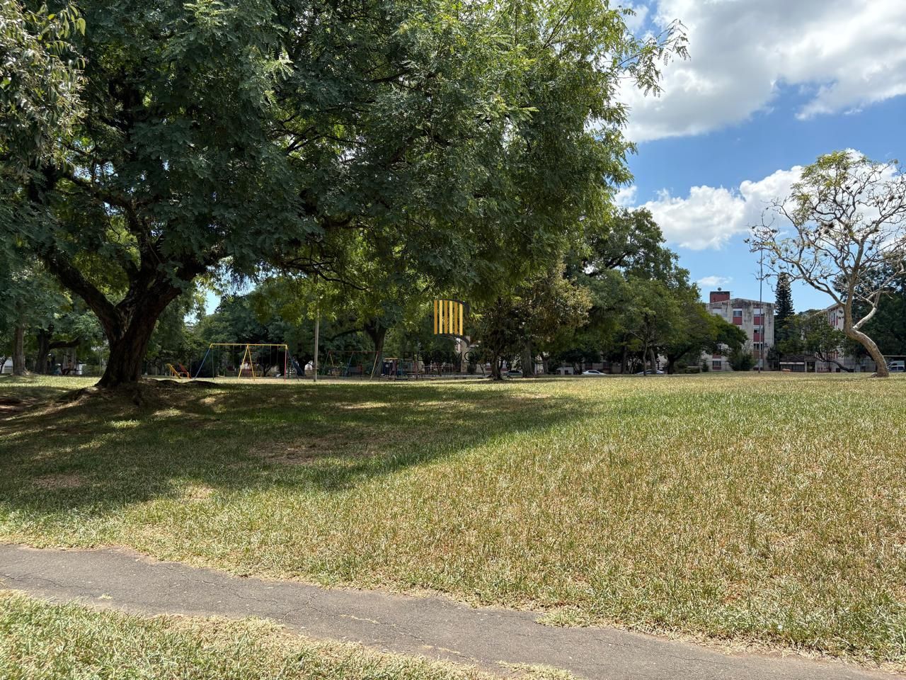 Apartamento de 2 dormitórios com vaga no bairro Vila Nova