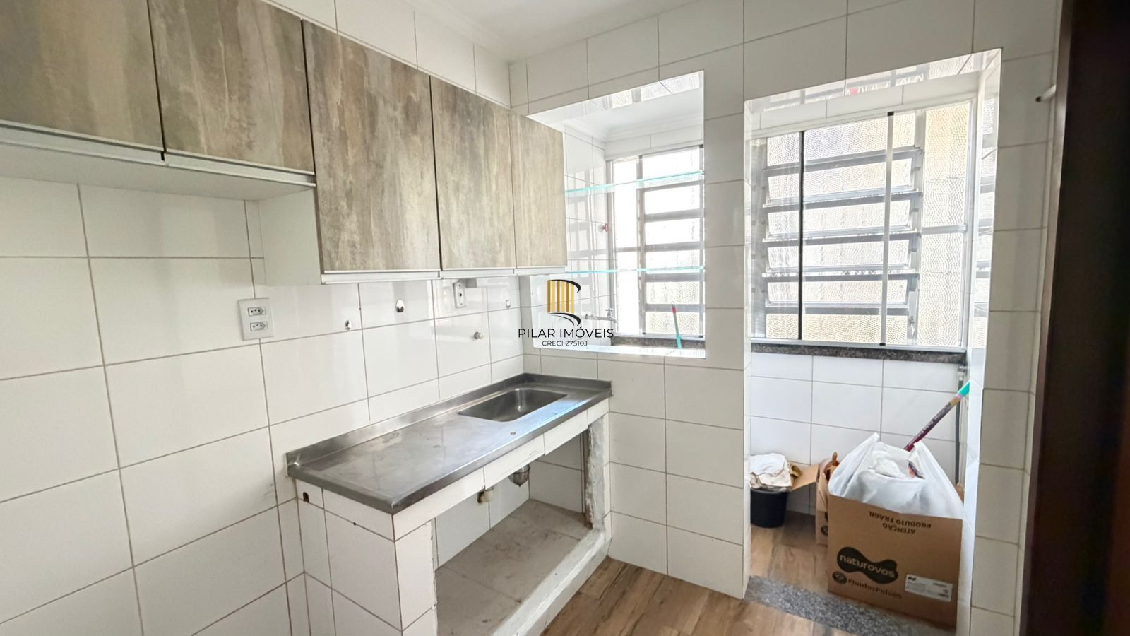 Apartamento de 2 dormitórios com vista para o Marinha no bairro Menino Deus em Porto Alegre/RS