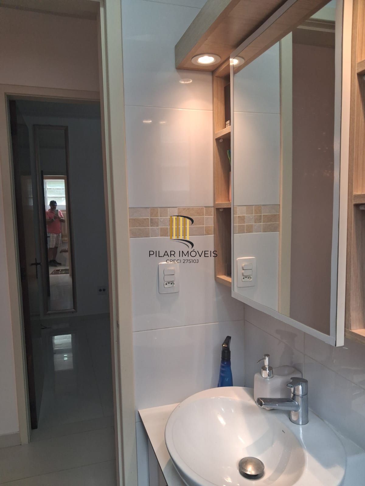 Apartamento de 02 quartos no Bairro: Teresópolis ao Lado do Shopping Bourbon