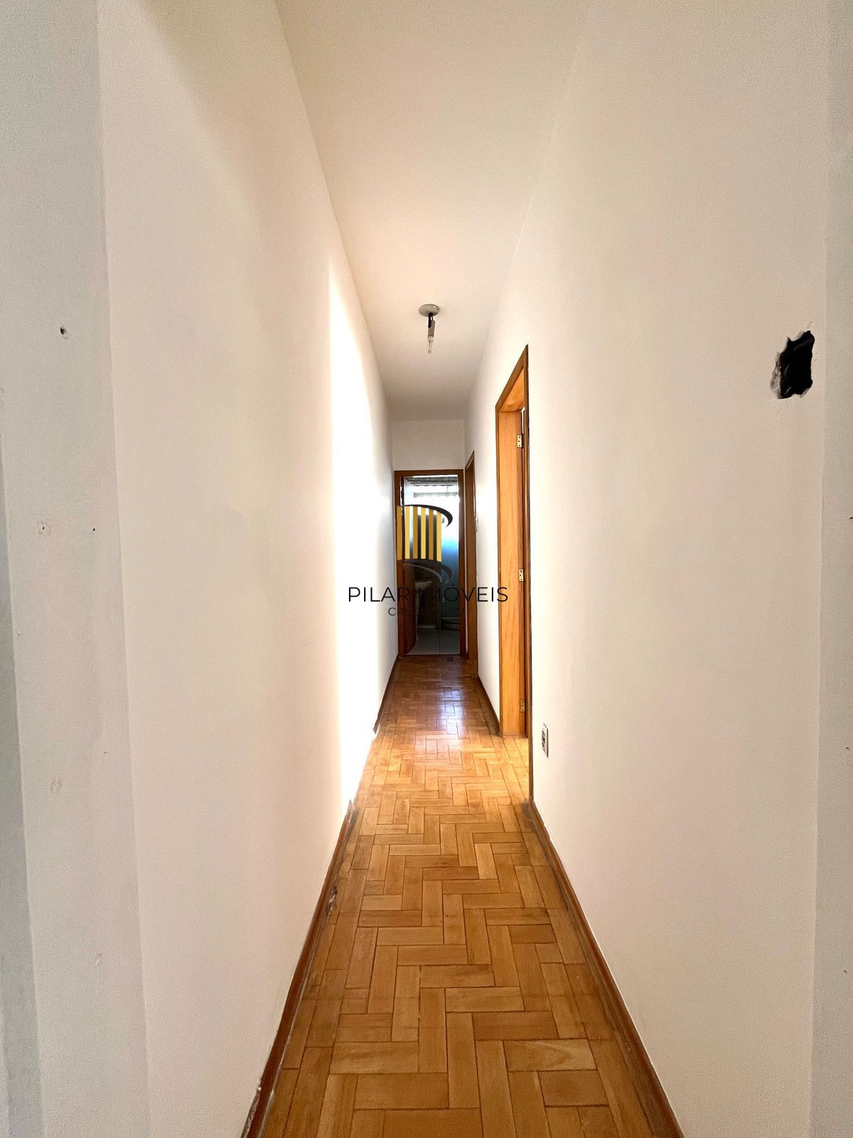 Apartamento 2 Dormitórios com Sacada e Pátio - Excelente Localização
