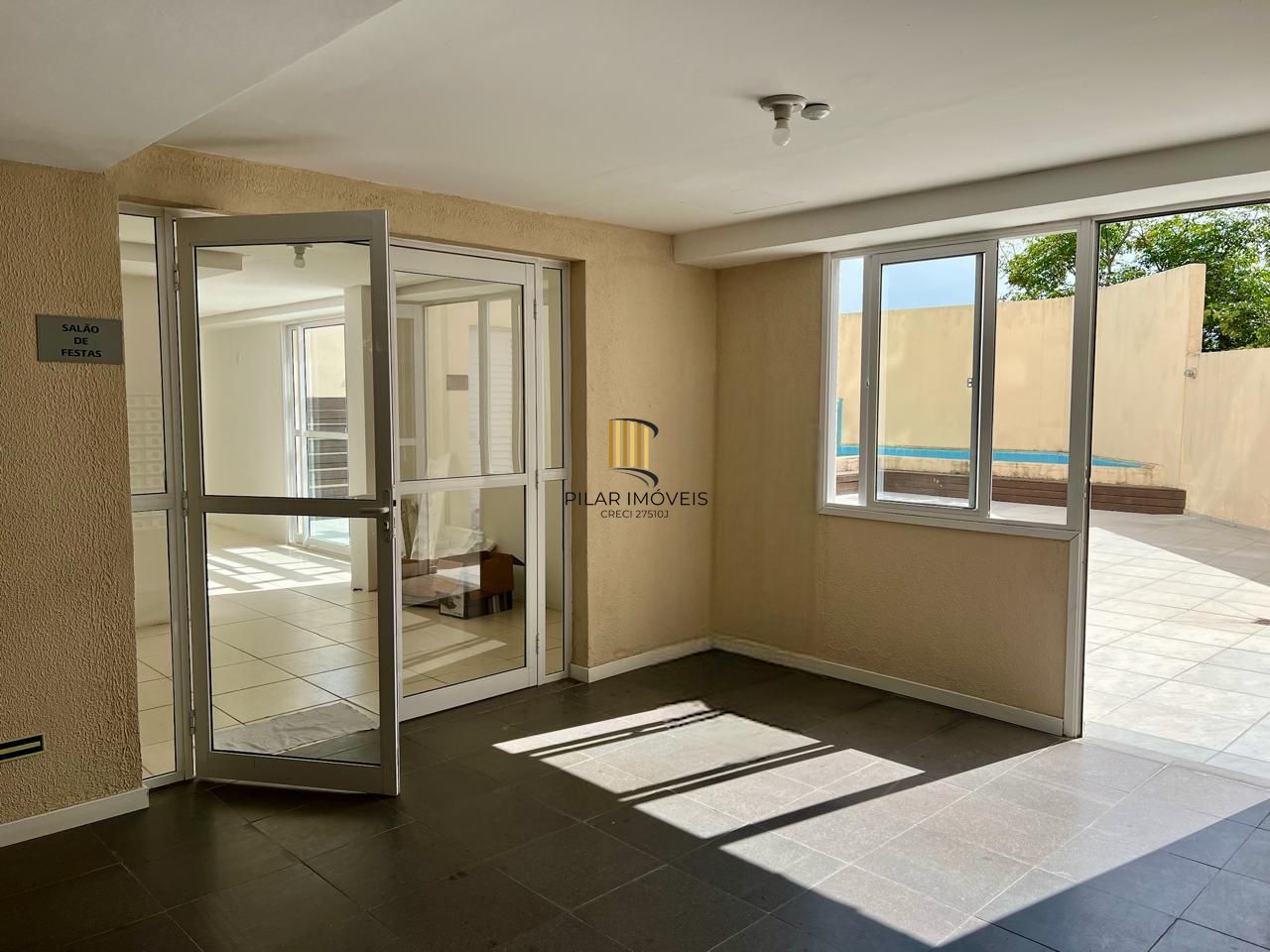 Apartamento no bairro Cavalhada 2 dormitórios , vaga coberta, portaria 24 horas.