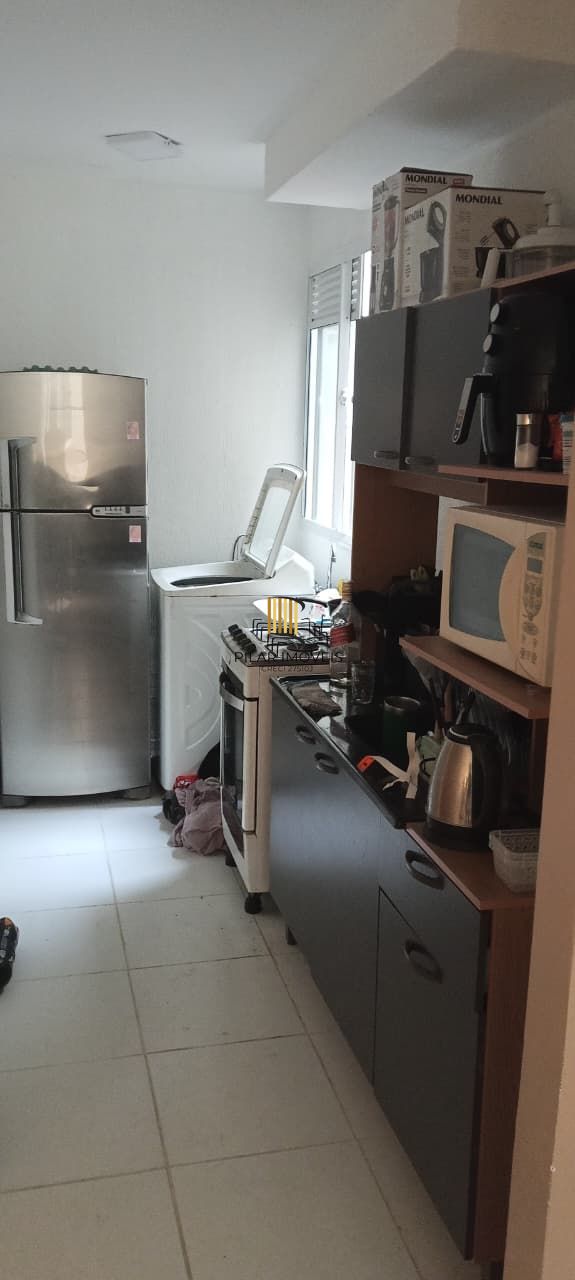Apartamento com 02 quartos e 01 vaga no Bairro Jardim Leopoldina Porto Alegre