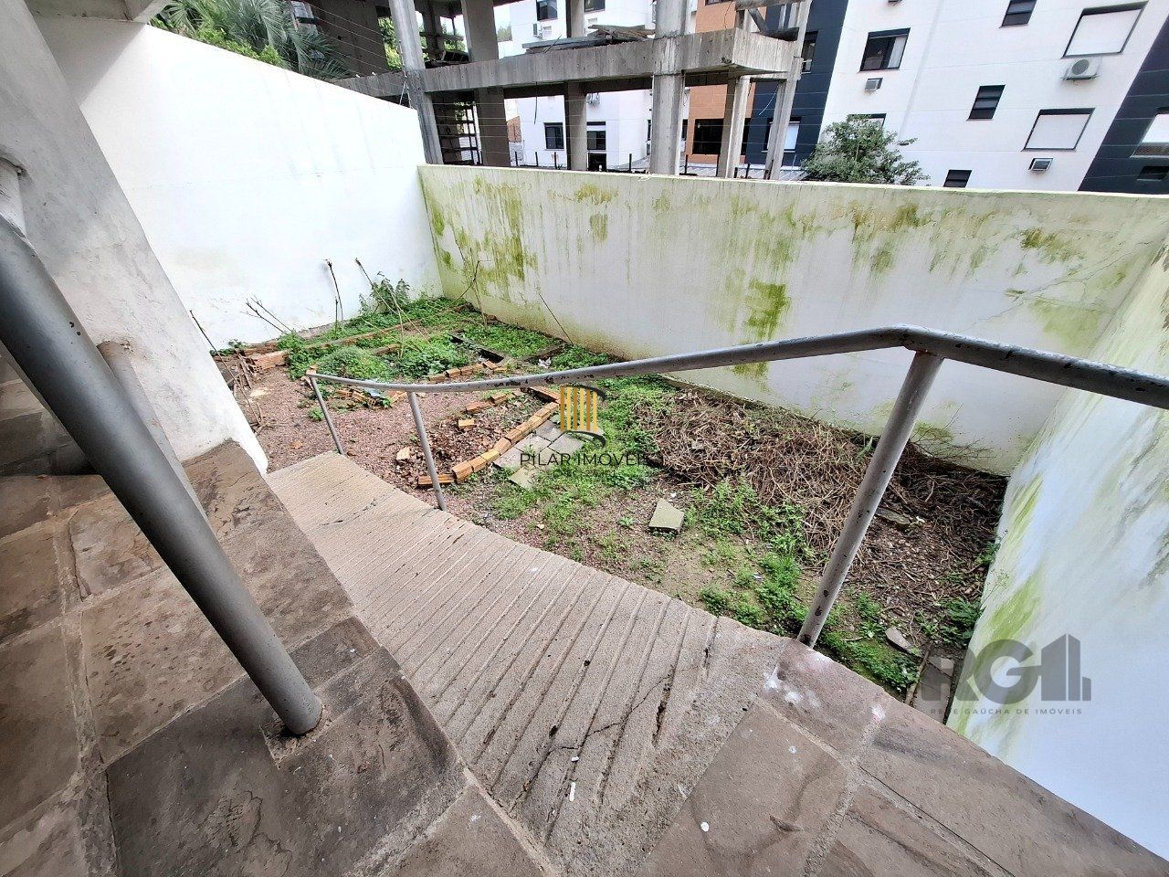 Casa com 537,00 m² com 04 dormitórios no Bairro Tristeza