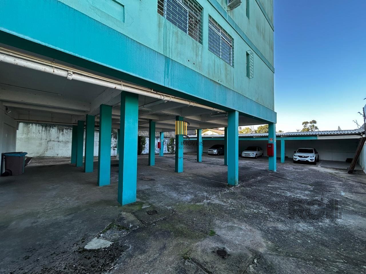 APARTAMENTO JK COM 1 QUARTO E GARAGEM COBERTA NO BAIRRO CAMAQUA PRÓXIMO À OTTO NIEMEYER