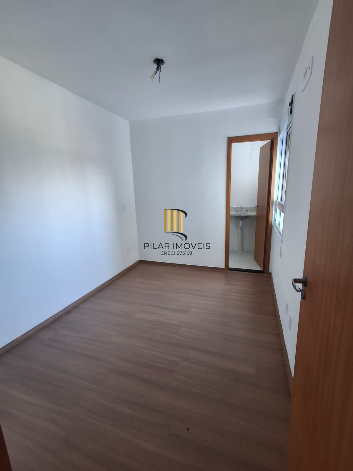 Apartamento de 2 dormitórios com suíte e 1 vaga escriturada !