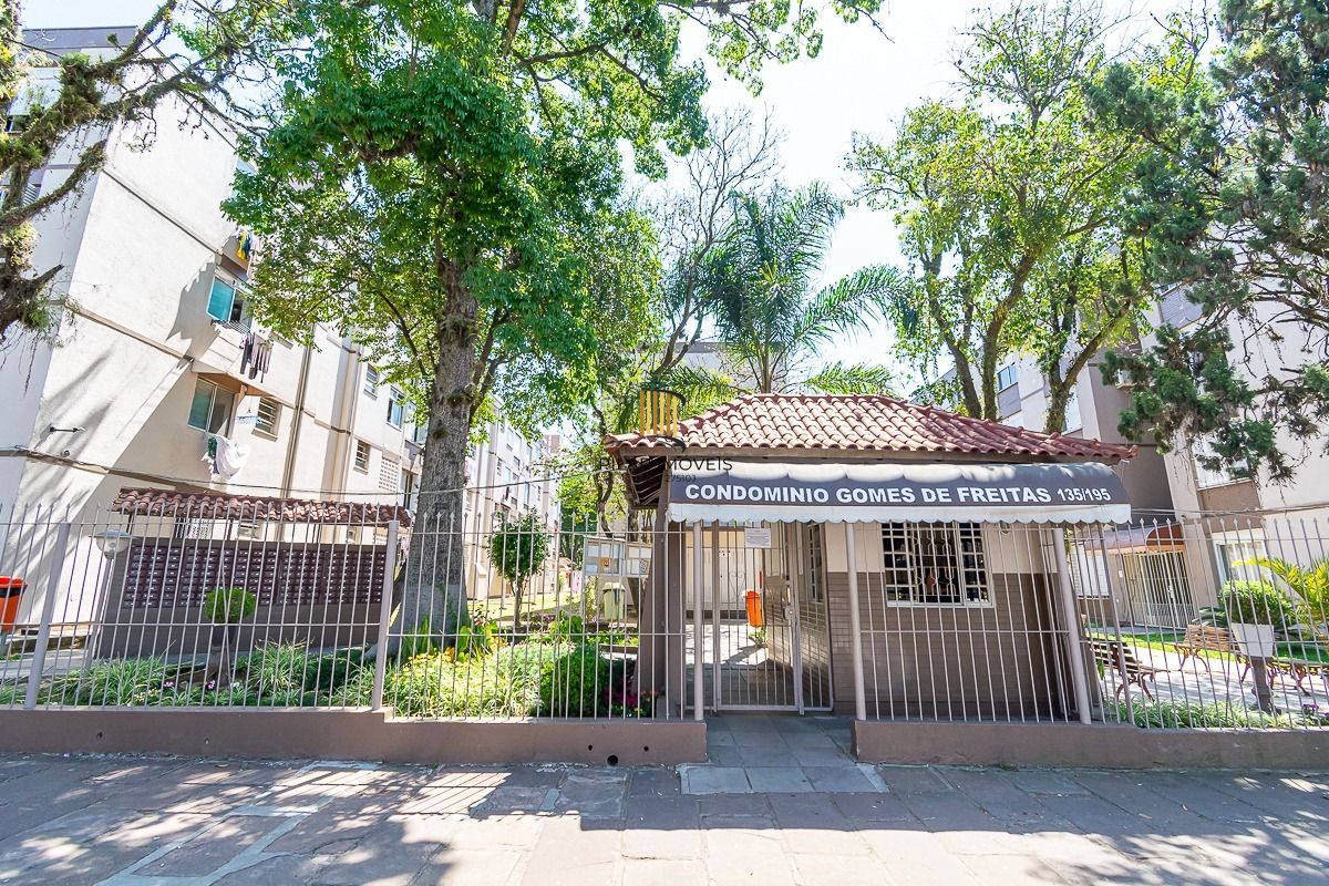 Apartamento com 02 quartos no Bairro Vila Ipiranga