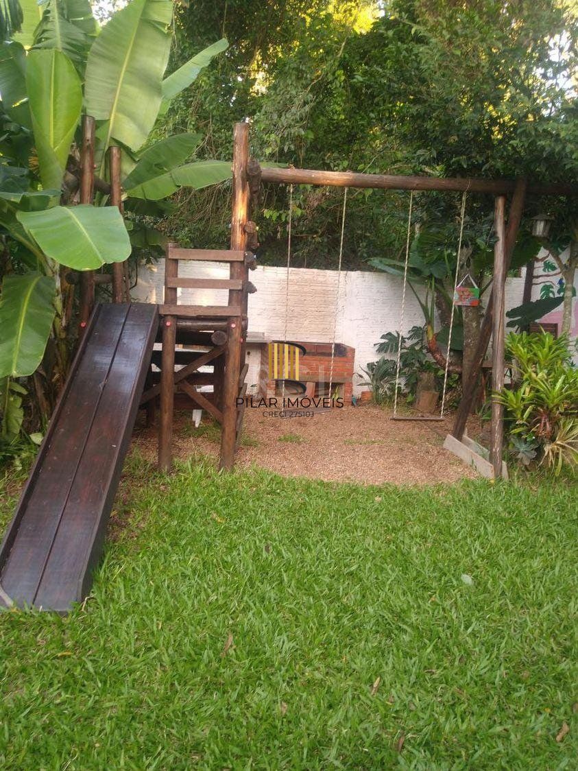 Casa com 3 dormitórios no bairro Olaria em Canoas