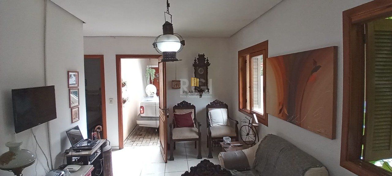 Casa em condomínio com 02 dormitórios