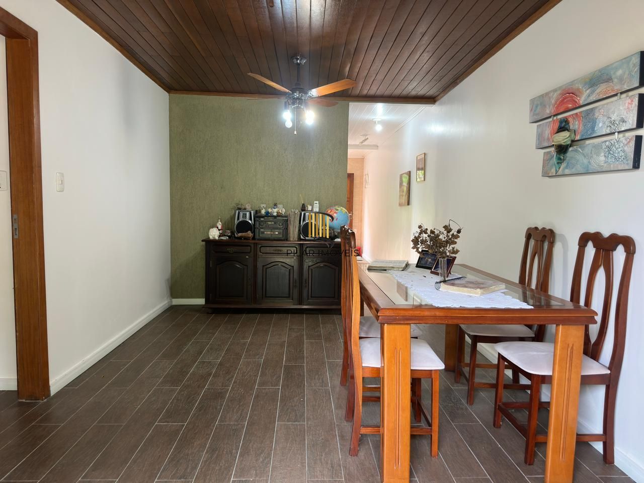 Casa de alvenaria toda reformada e mobiliada no bairro Lami