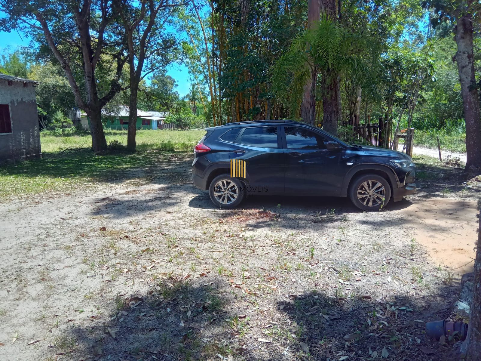 Sitio com 13 mil metros com casa !