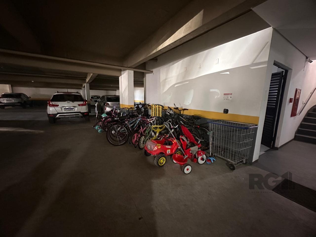 Apartamento a venda no bairro tristeza 2 dormitórios e vaga de garagem