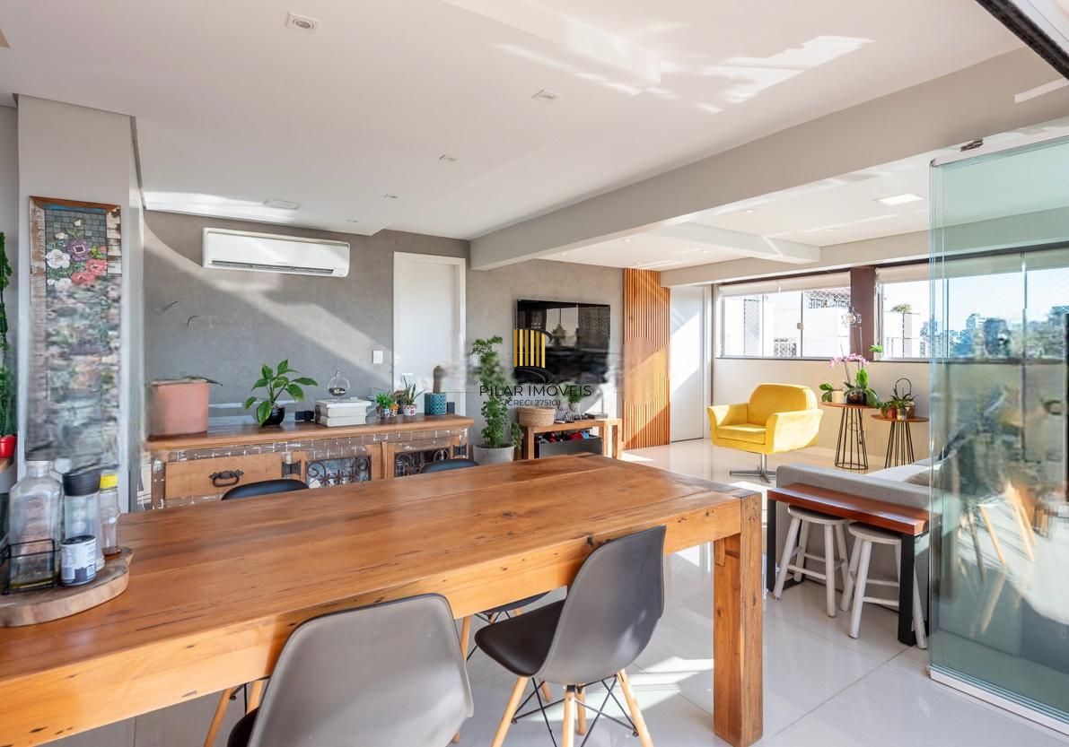 Cobertura com 157m2, 3 dormitórios no bairro Boa Vista.