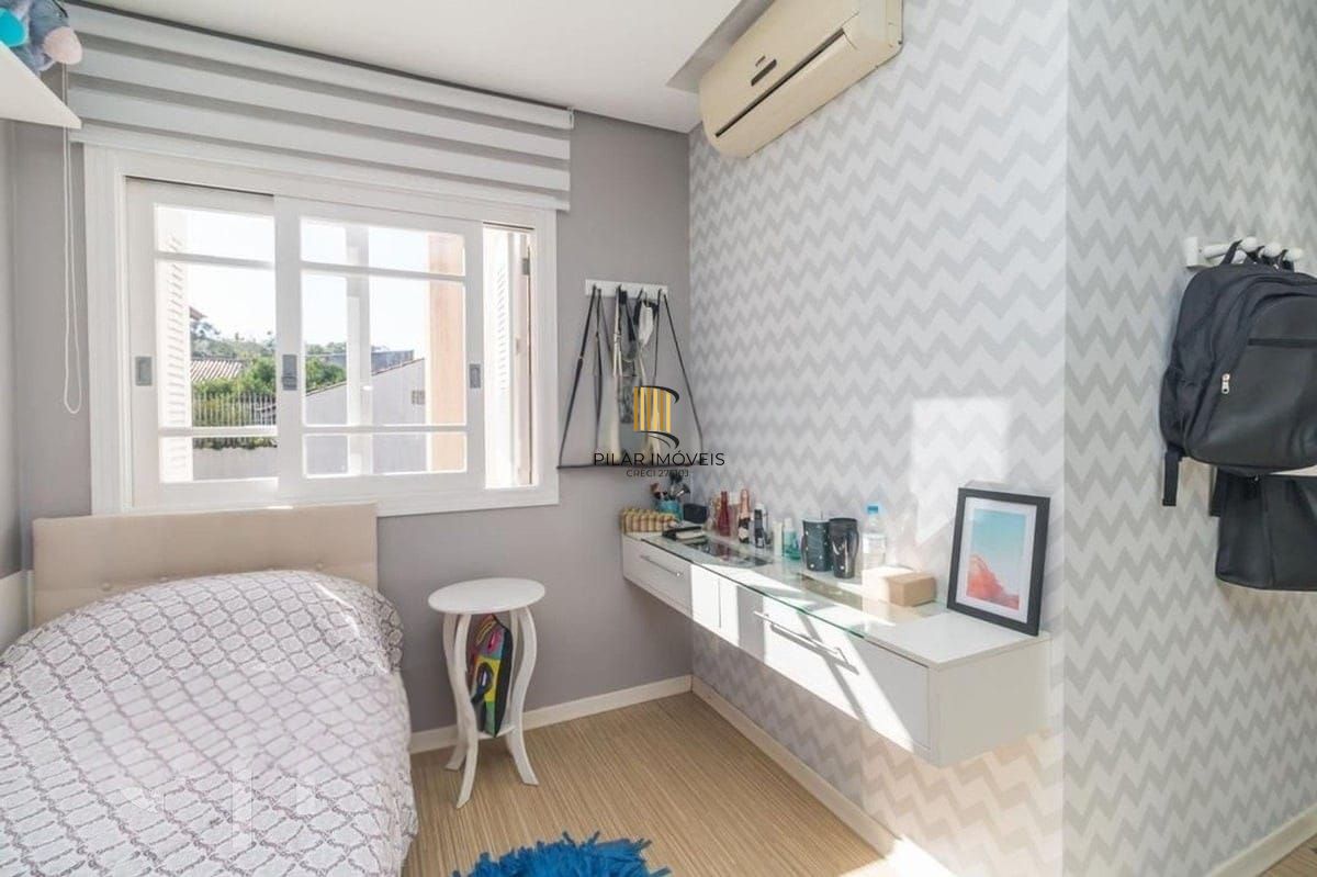 Casa com 03 quartos no Bairro de Ipanema em Porto Alegre/RS