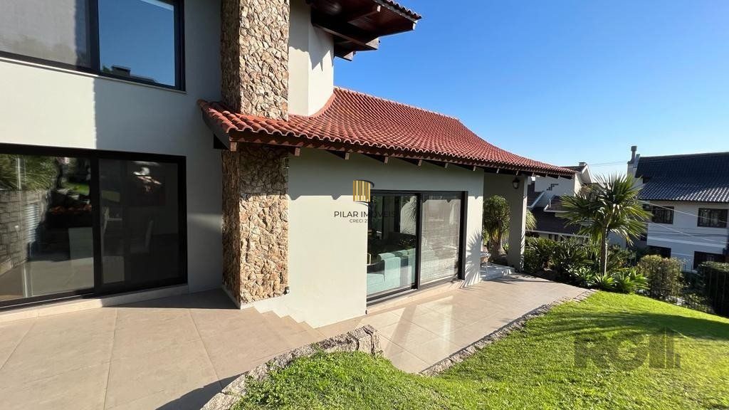 Casa de Condomínio 4 dormitórios no bairro Nonoai
