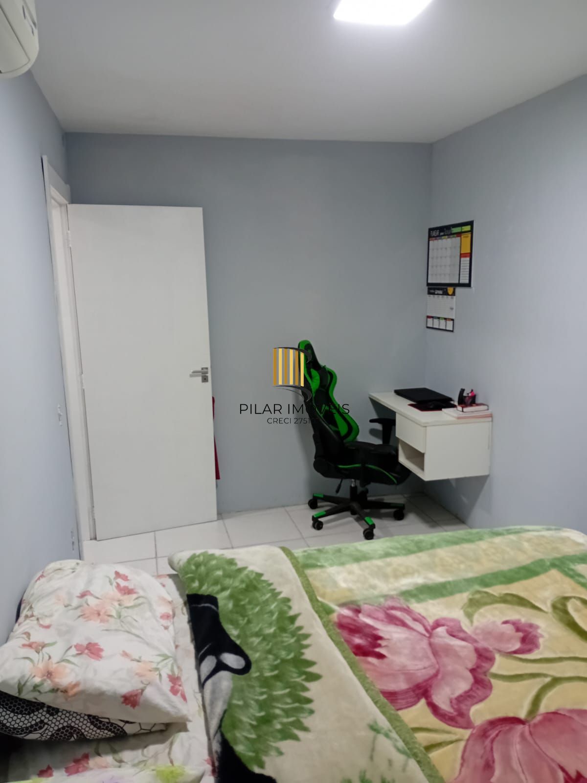 Apartamento com 02 quartos e 01 vaga no Bairro Chapéu do Sol