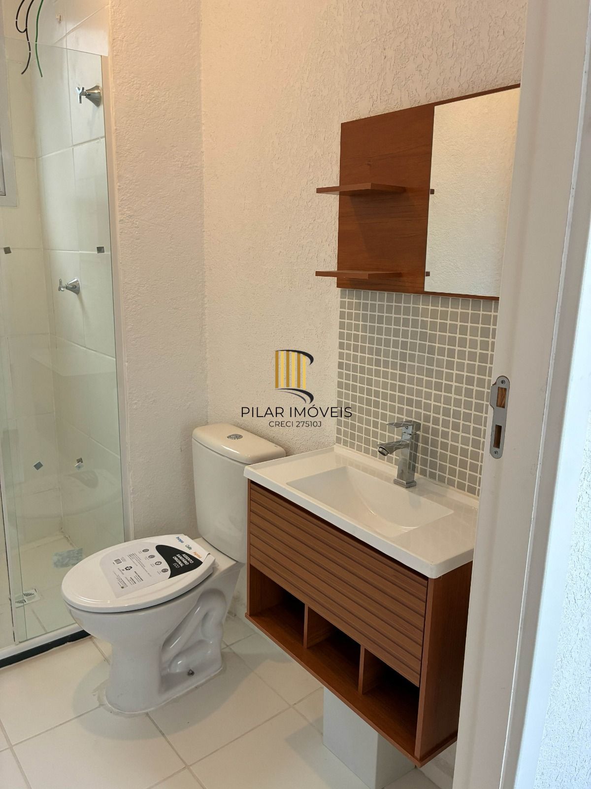 Apartamento com 02 quartos e 01 vaga no Bairro Santa Rosa de Lima em Porto Alegre