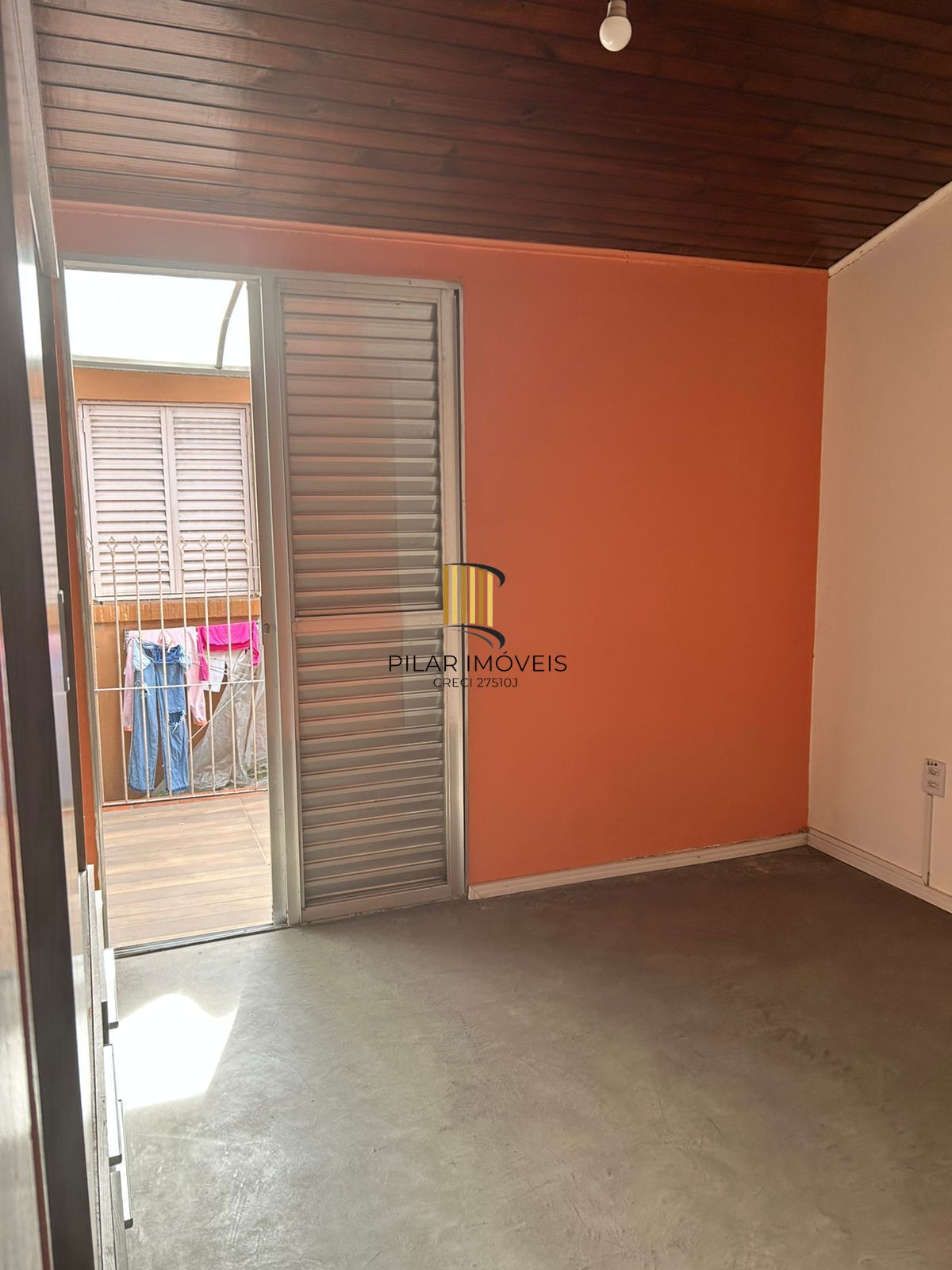 Casa 2 dormitórios no bairro Guarujá