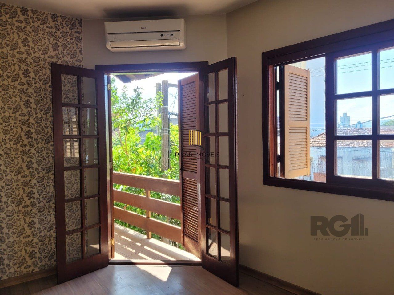 Casa para Venda - 181.5m², 4 dormitórios, 2 vagas - Partenon