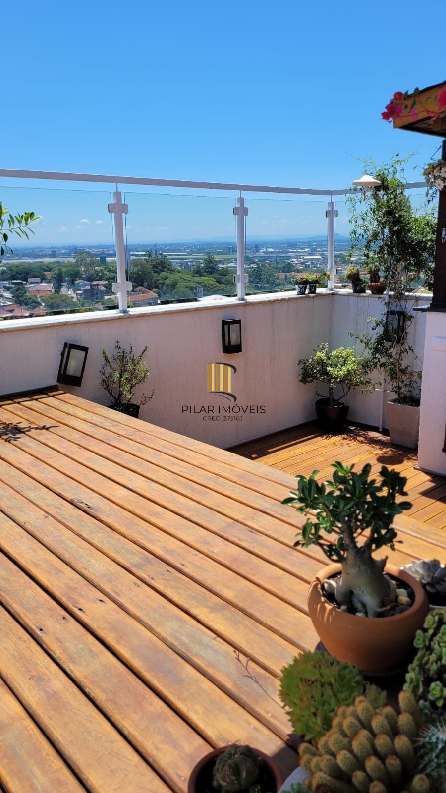 Cobertura com 157m2, 3 dormitórios no bairro Boa Vista.