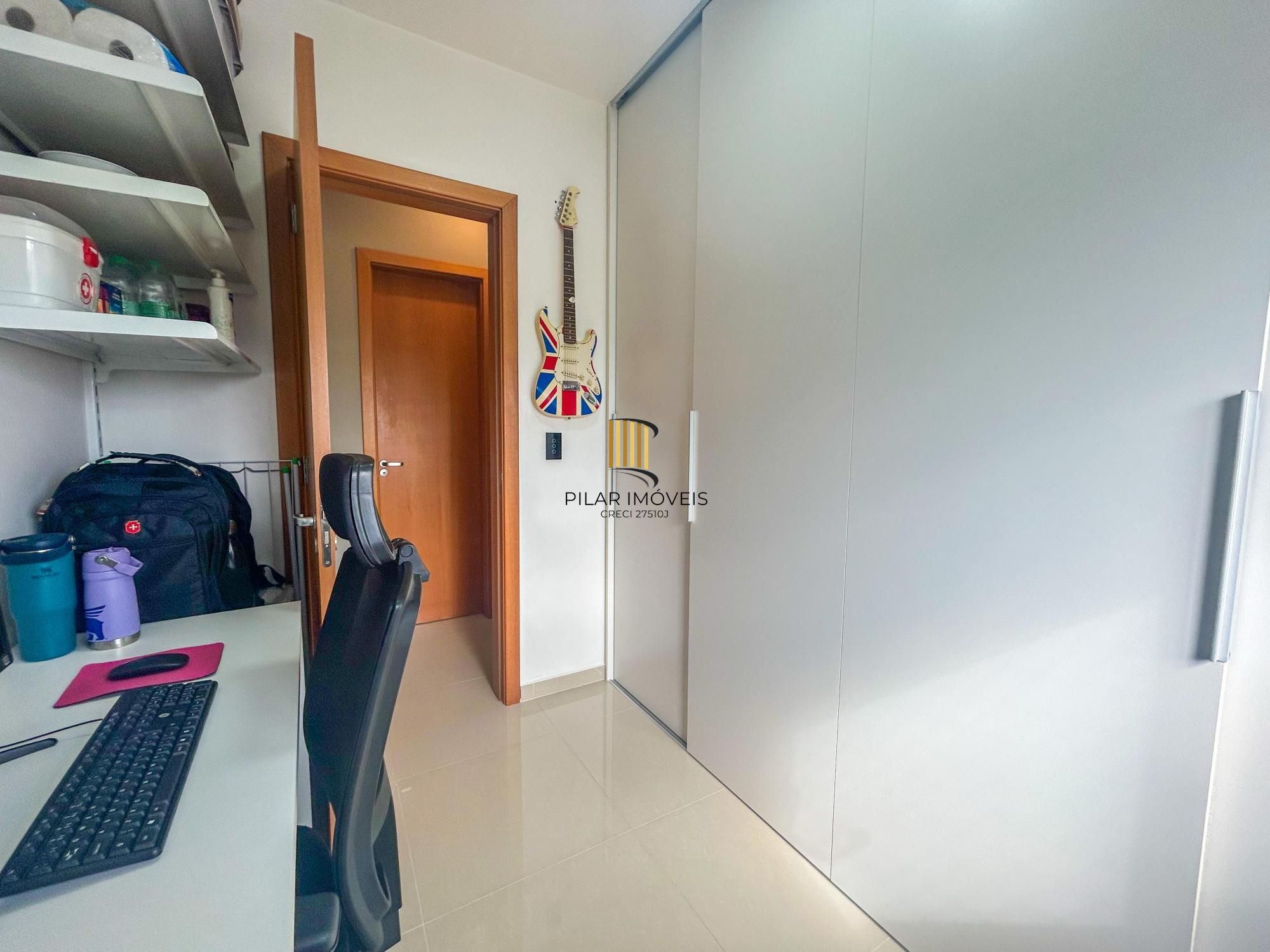 Excelente Apartamento 3 dormitórios, 2 vagas, condomínio Plaza Cristal