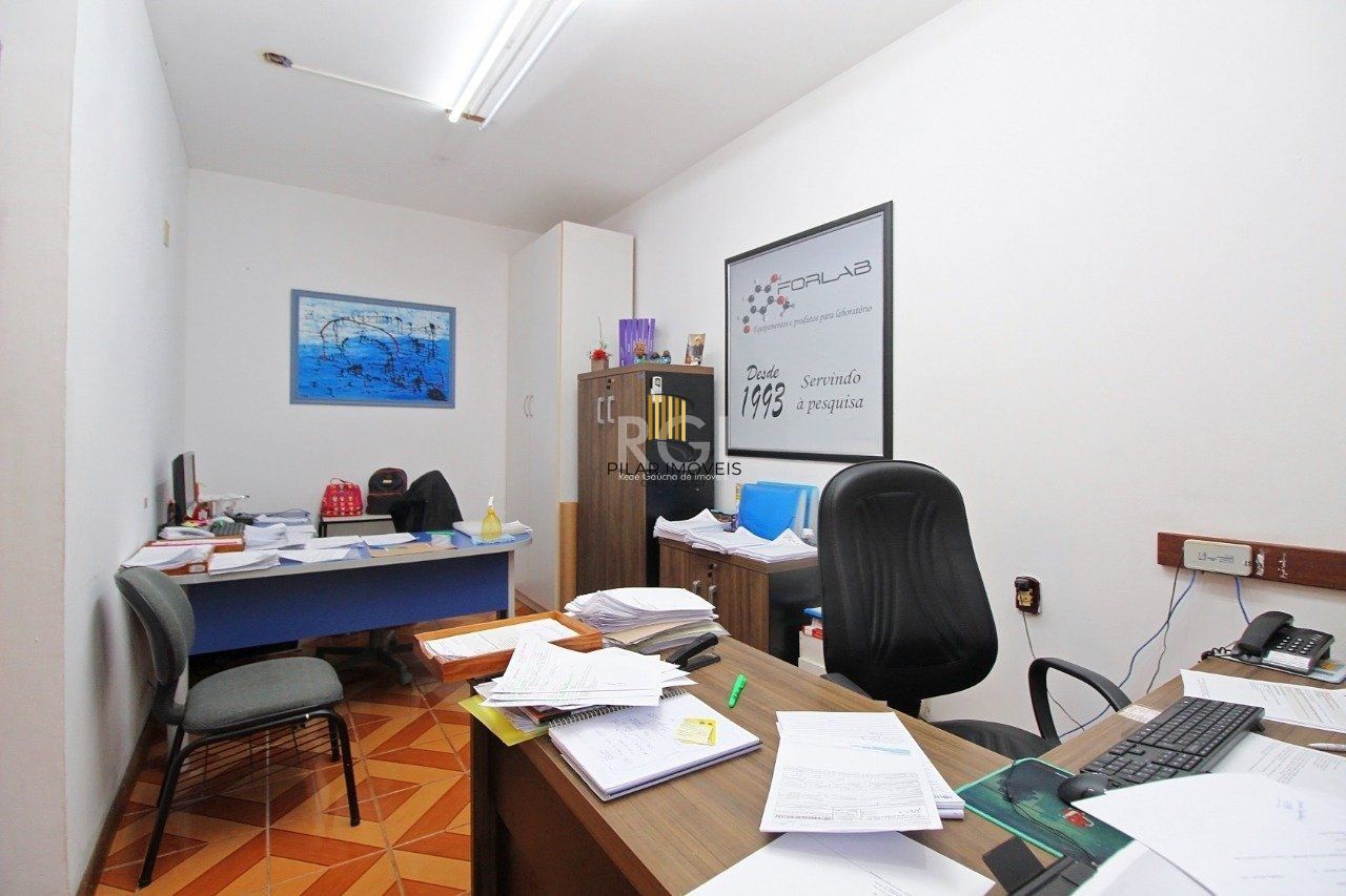 Casa para Venda - 339m², 3 dormitórios, 2 vagas - Vila Nova, Porto Alegre