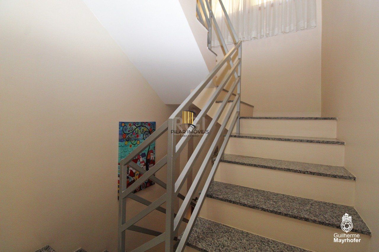 Casa para Venda - 227.93m², 3 dormitórios, sendo 1 suites, 2 vagas - Chácara das Pedras