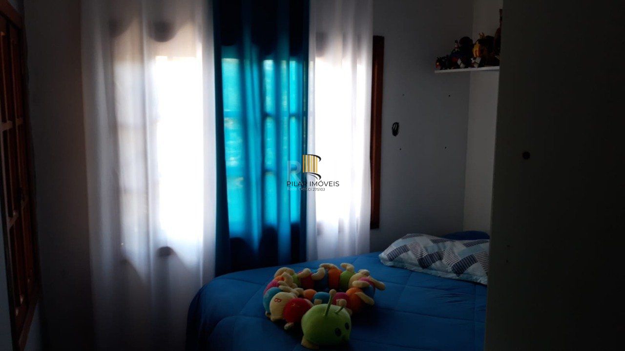 Casa em condomínio com 168,03m² com 3 dormitórios, 1 suíte, vagas de garagem, no bairro Serraria