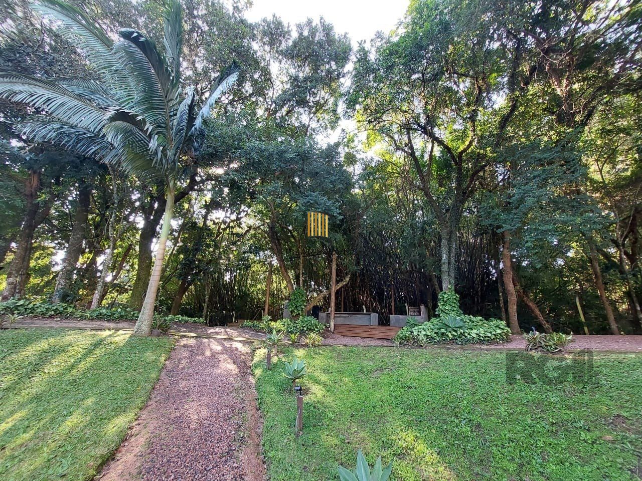 Casa para Venda - 296m², 3 dormitórios, sendo 1 suites, 3 vagas - Vila Nova, Porto Alegre