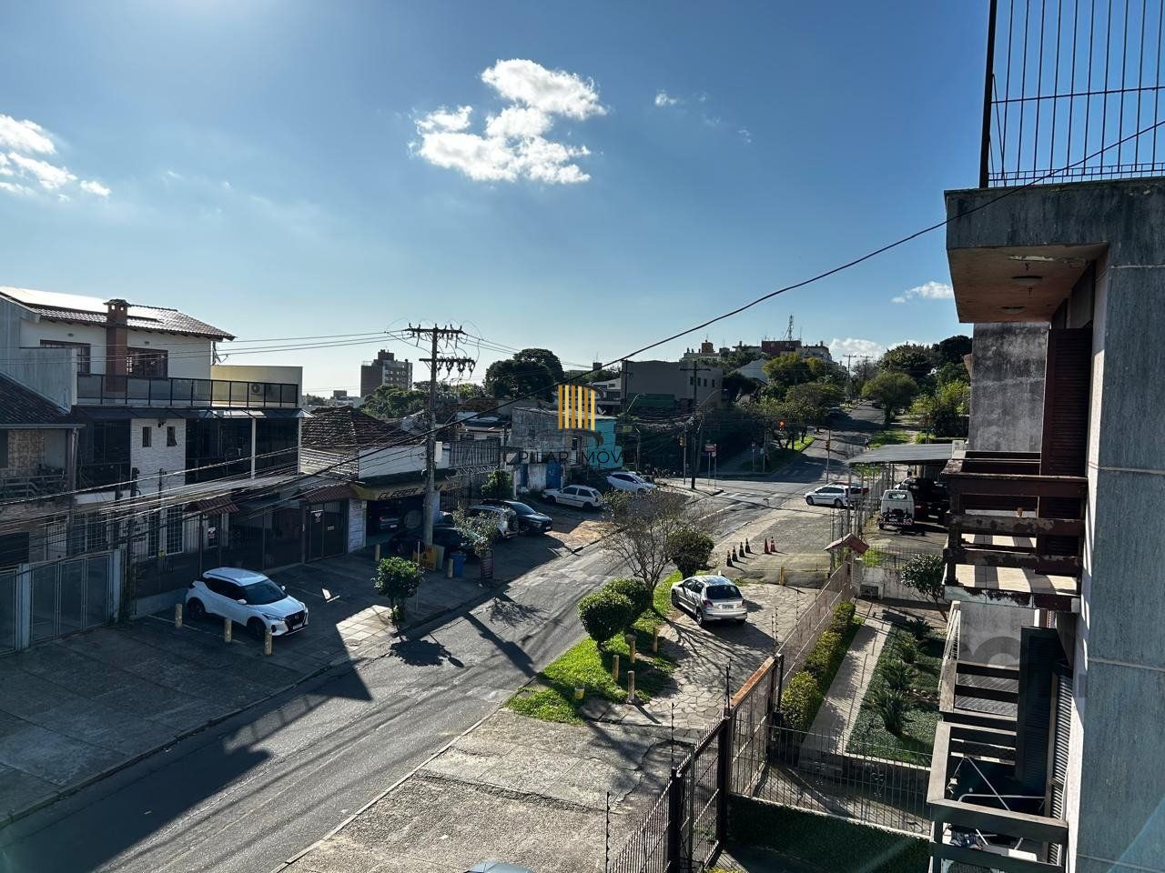 APARTAMENTO JK COM 1 QUARTO E GARAGEM COBERTA NO BAIRRO CAMAQUA PRÓXIMO À OTTO NIEMEYER