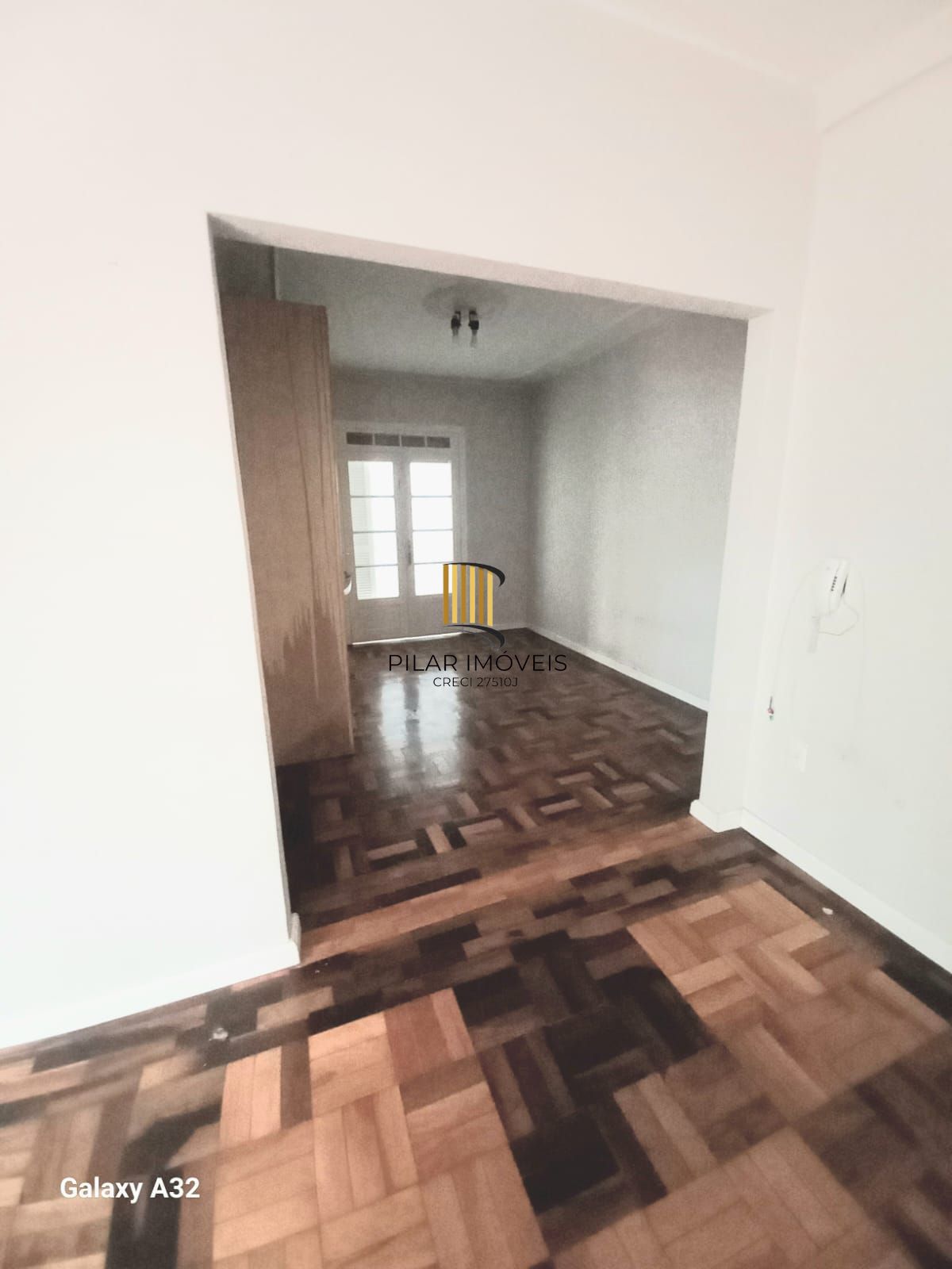 AMPLO APARTAMENTO NO CENTRO HISTÓRICO