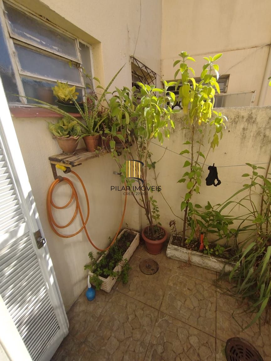 Apartamento 02 dormitórios, com pátio no Bairro São Geraldo