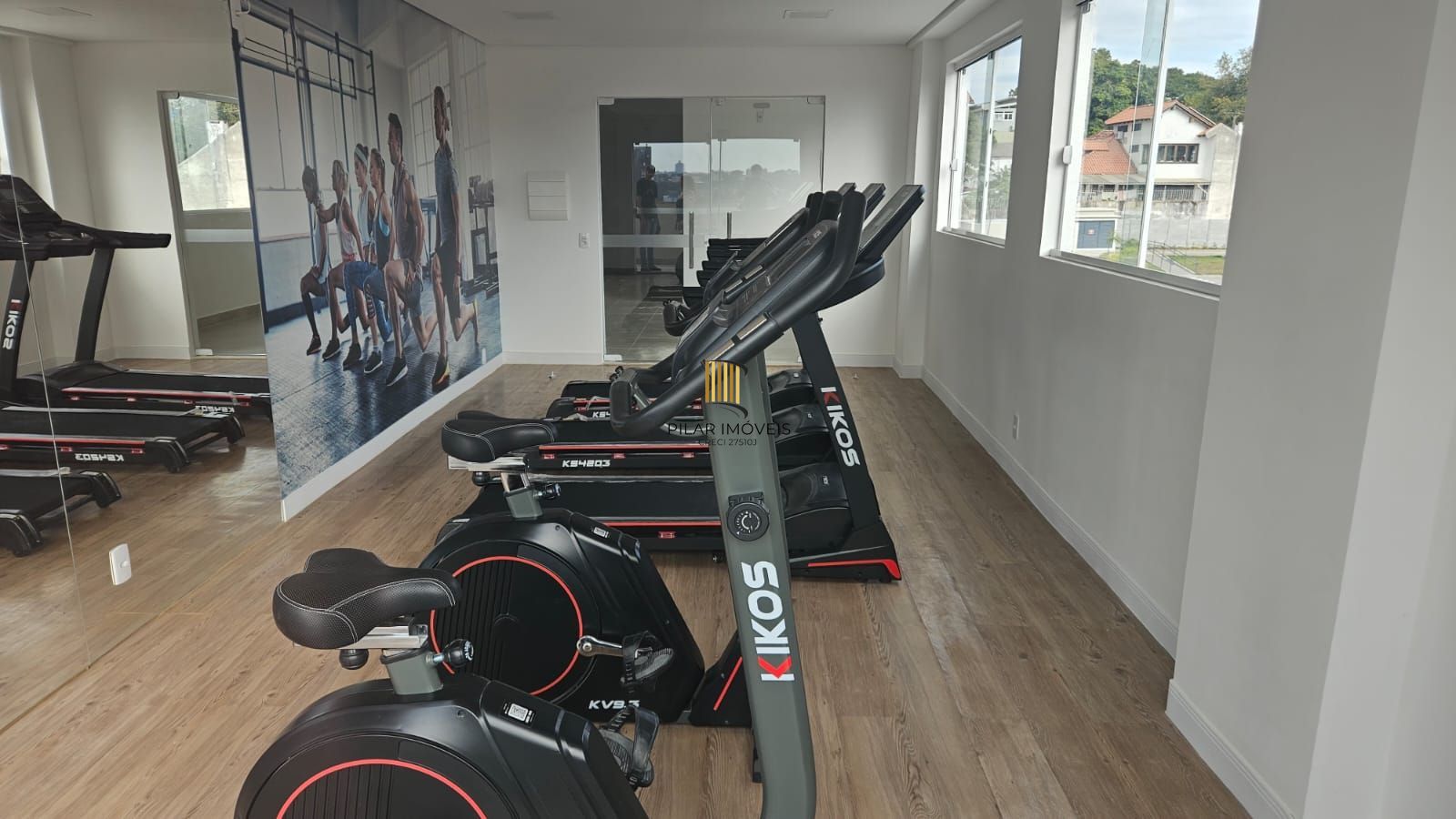 Apartamento 2 dormitórios , suíte , sacada com churrasqueira , 1 vaga de garagem coberta !