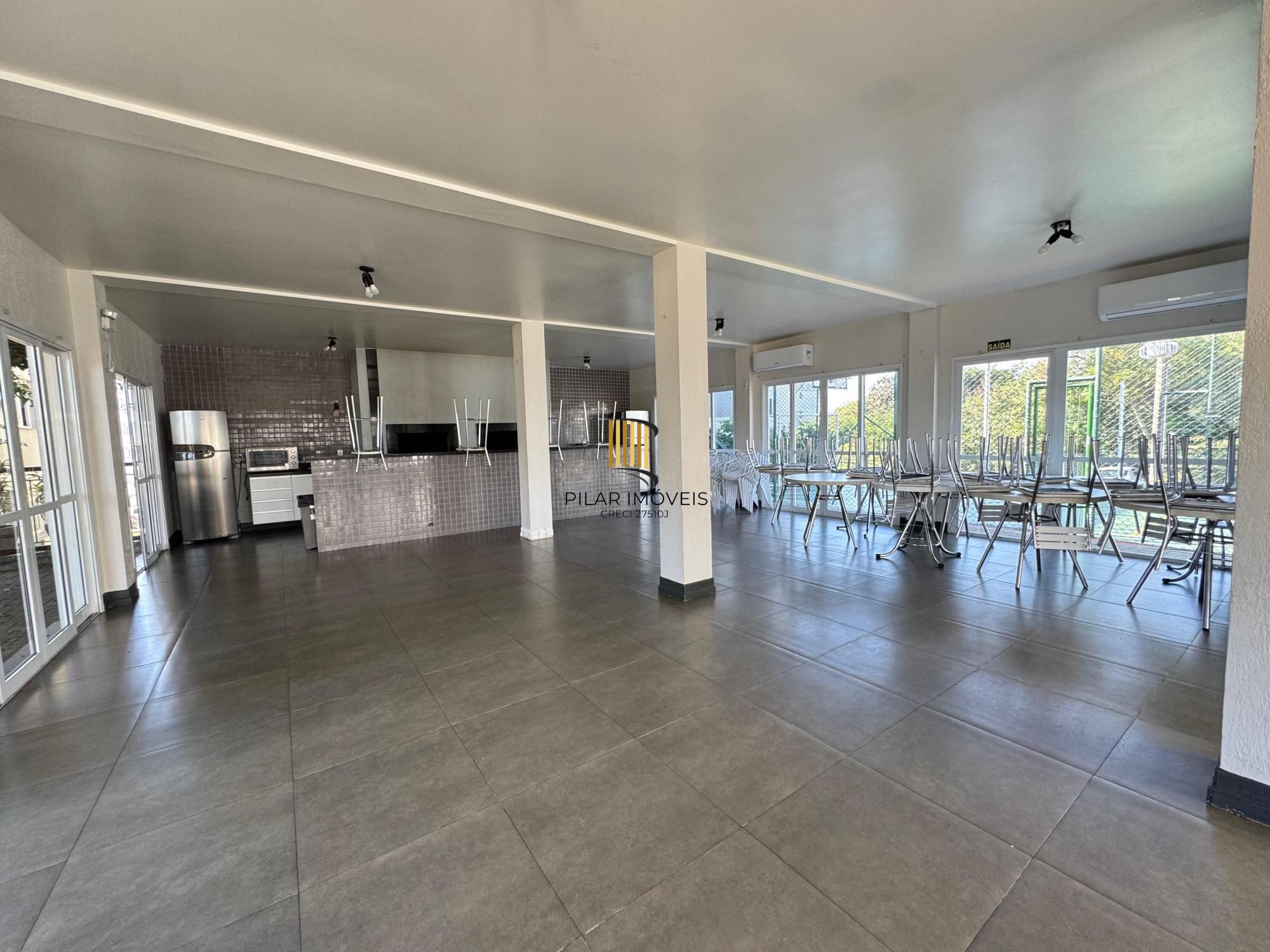 Apartamento com 02 quartos e 01 vaga escriturada no Bairro Lomba do Pinheiro