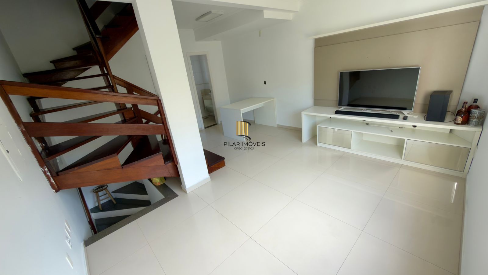 Casa com 02 quartos e 02 vagas no Bairro Jardim Itu em Porto Alegre
