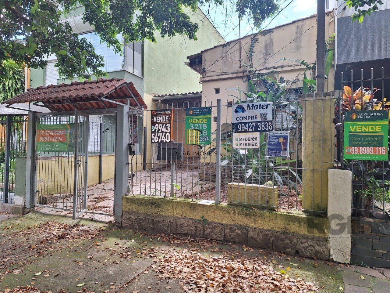Casa 5 dormitórios no bairro Petrópolis