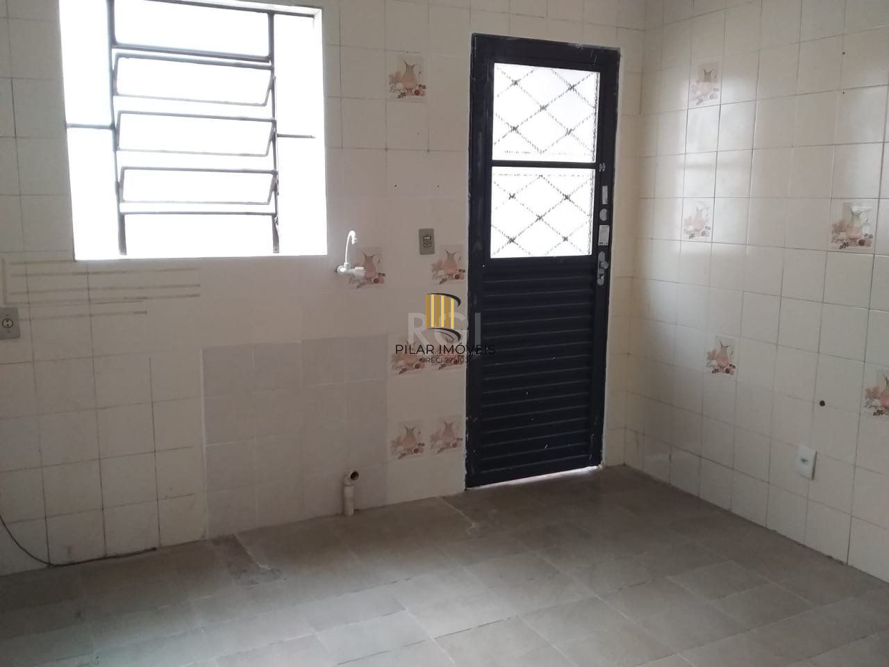 Casa  3 dormitórios, sendo 1 suites, 2 vagas - Medianeira, Porto Alegre/RS