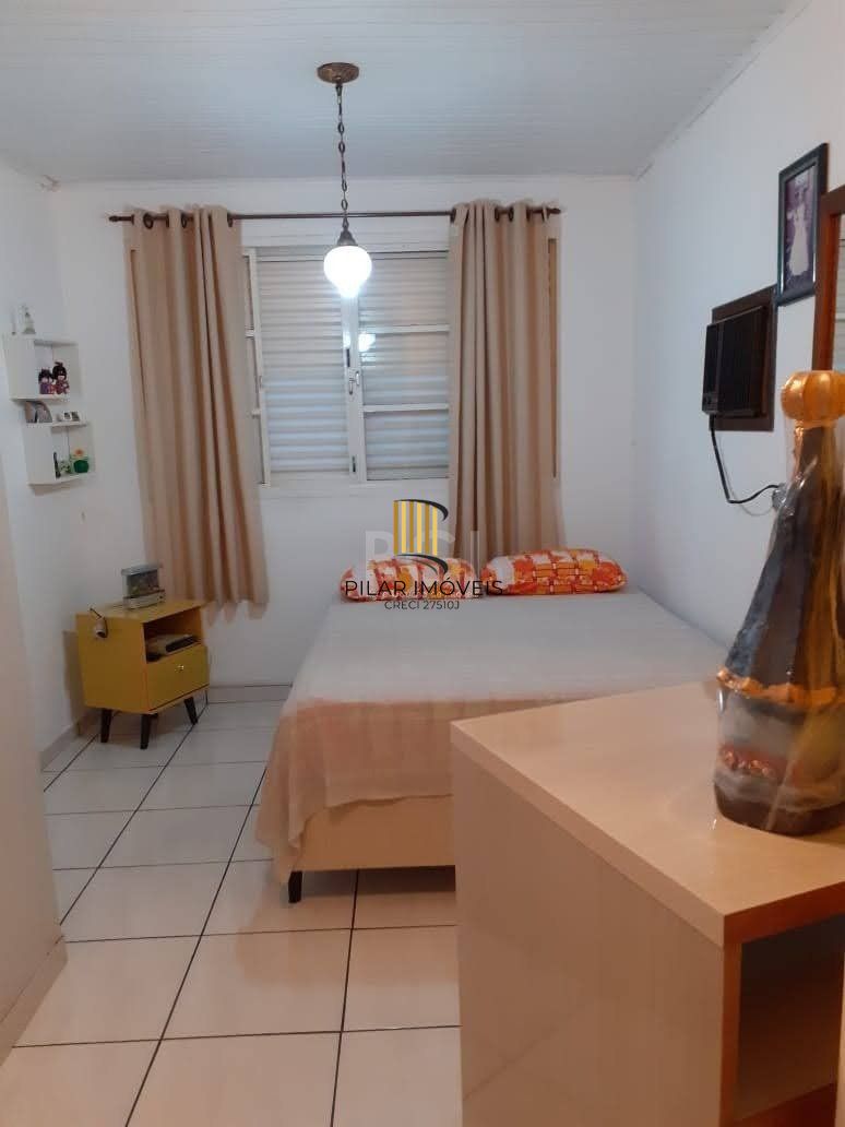 Casa para Venda - 250m², 3 dormitórios, 1 vaga - Camaquã, Porto Alegre
