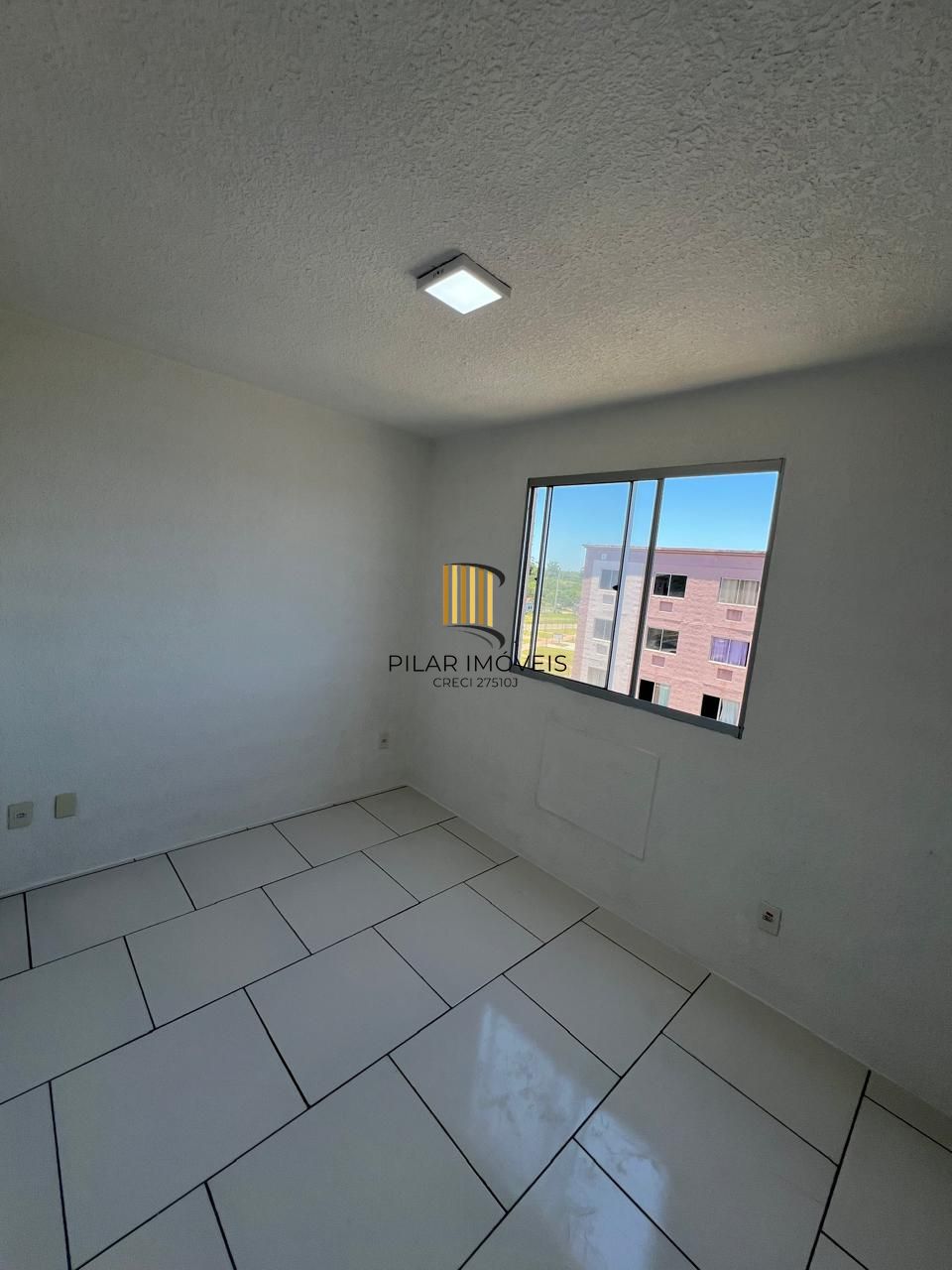 Apartamento com 02 quartos e 01 vaga fixa no Bairro Hípica