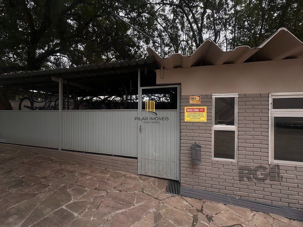 Apartamento a venda, dois dormitórios mobiliado no bairro Cristal.
