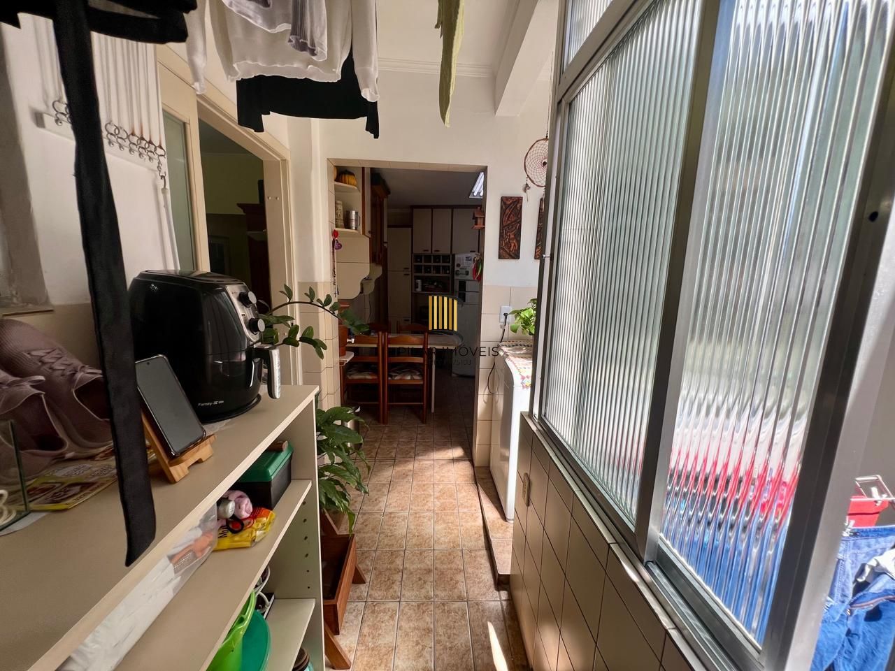 Apartamento 3 dormitórios com 80m2 no bairro Floresta.