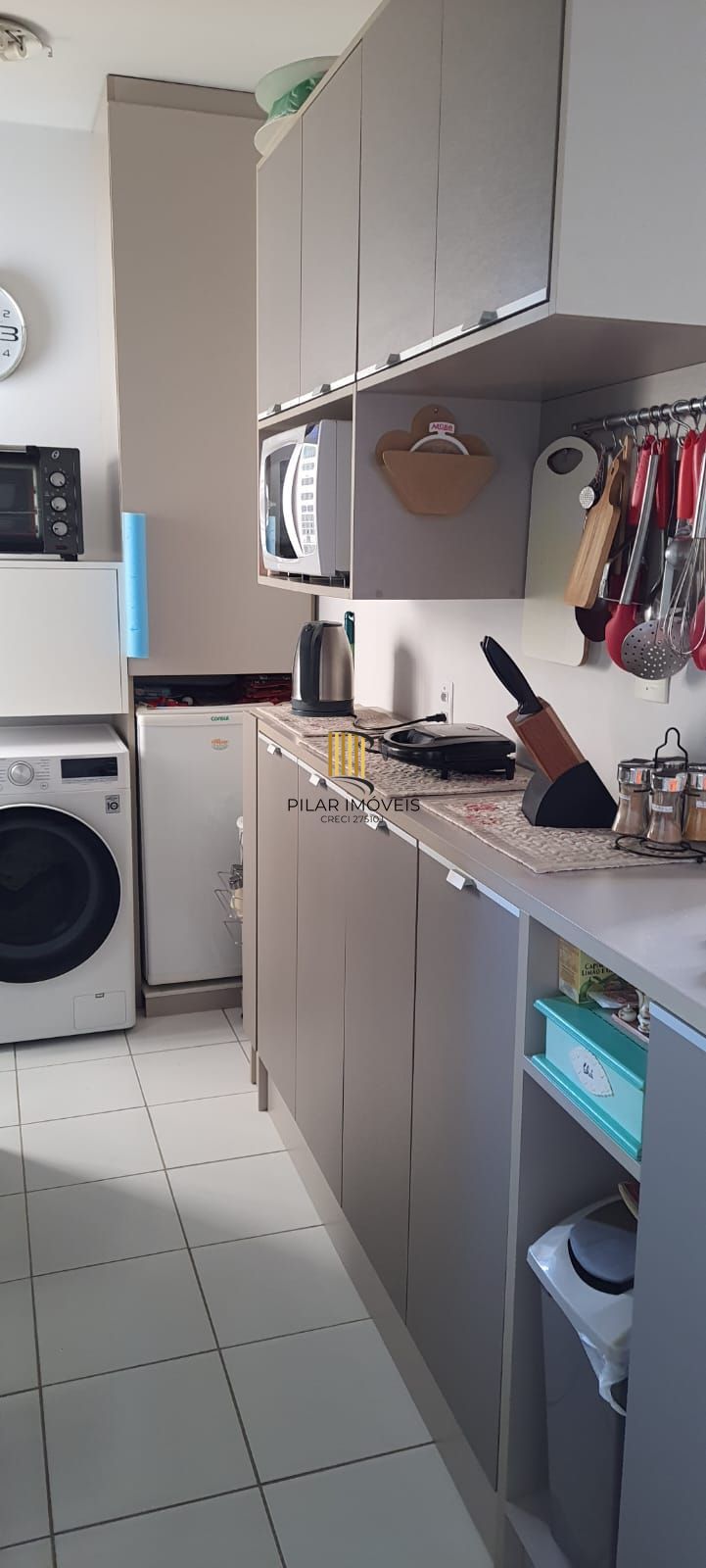 Apartamento com 03 dormitórios (01 suíte), 01 vaga no bairro Morro Santana