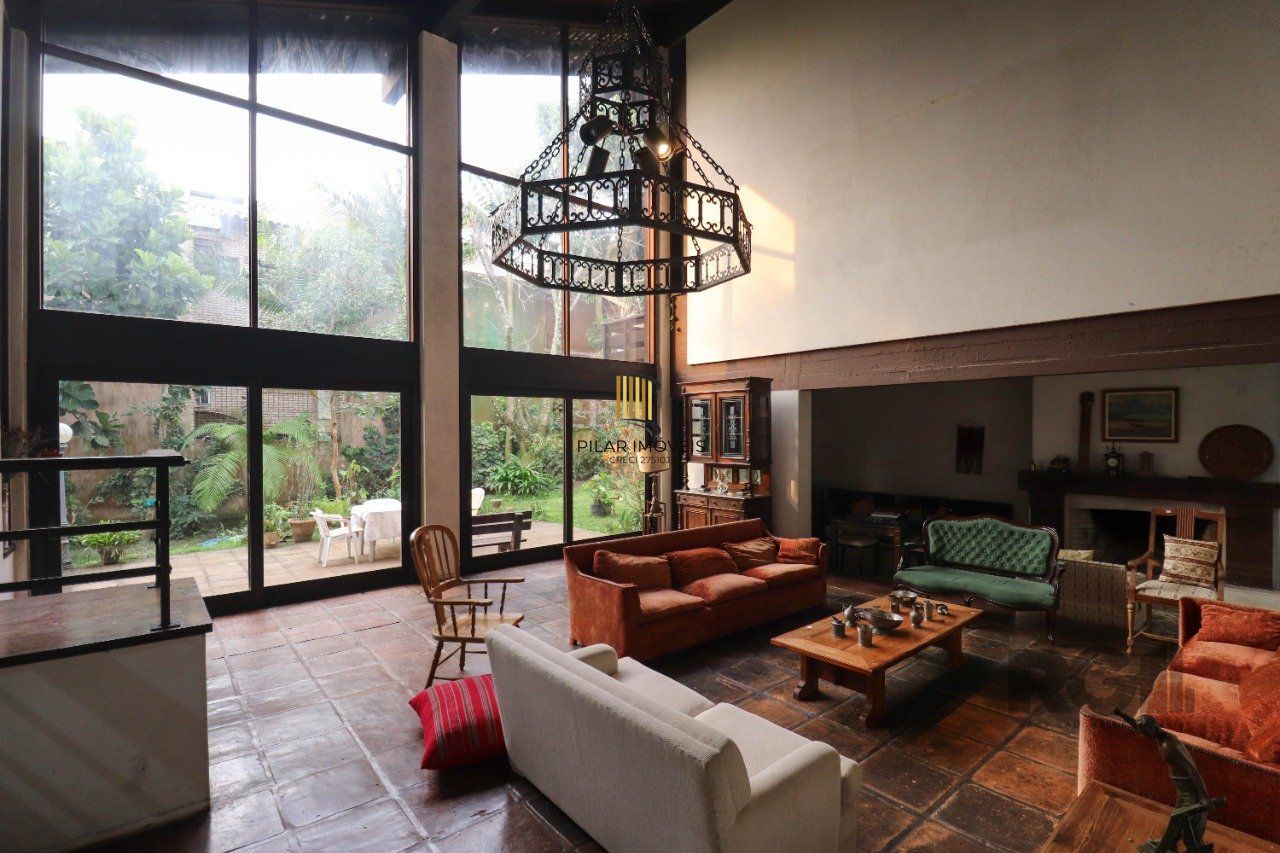 Casa para Venda - 523.36m², 6 dormitórios, sendo 2 suites, 2 vagas - Vila Conceição, Porto Alegre