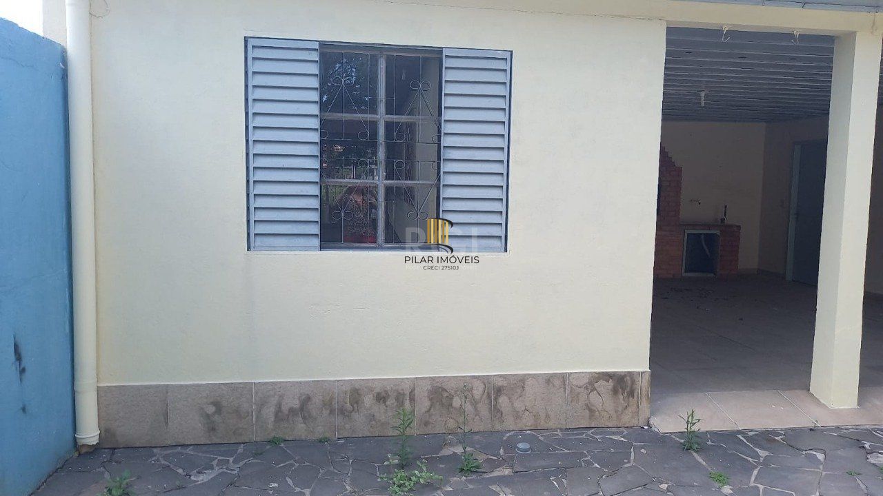 Casa  com 03 dormitórios e 01 suíte no Bairro Partenon Porto Alegre/RS