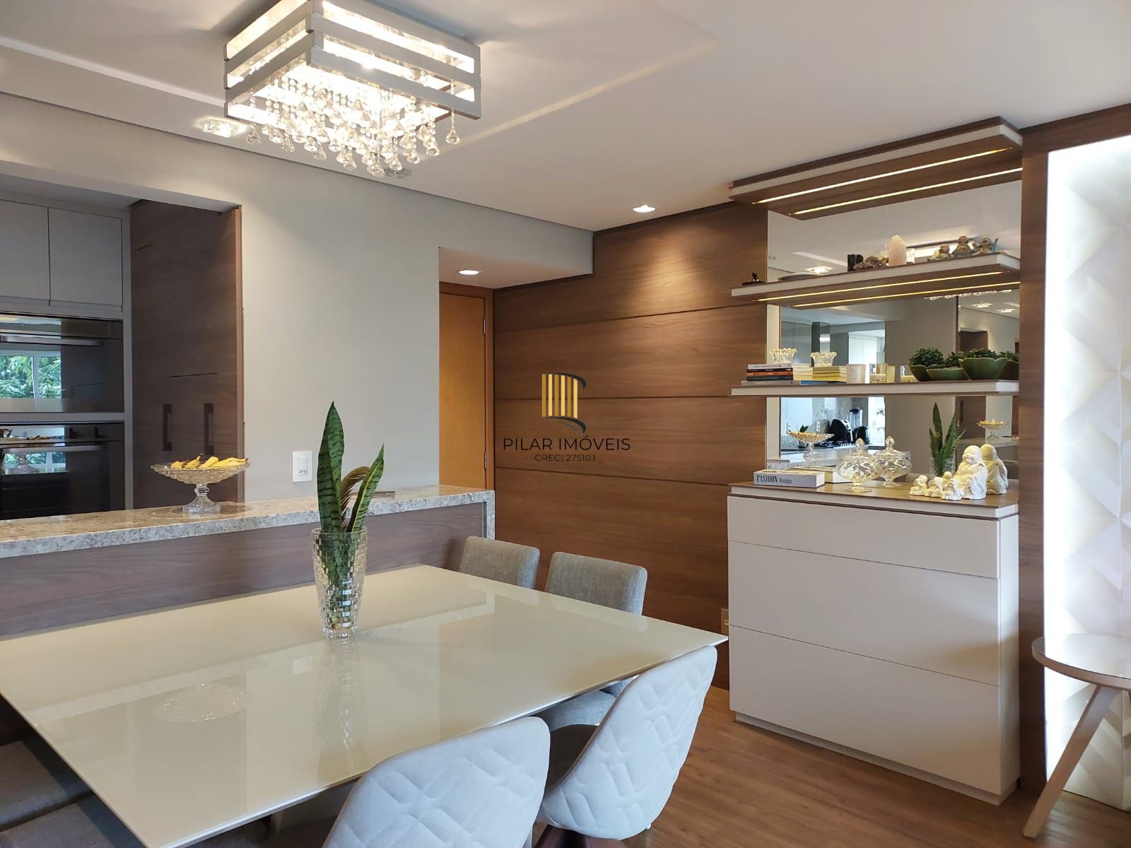 Apartamento com 3 dormitórios, sendo 1 deles suíte, com 02 vagas