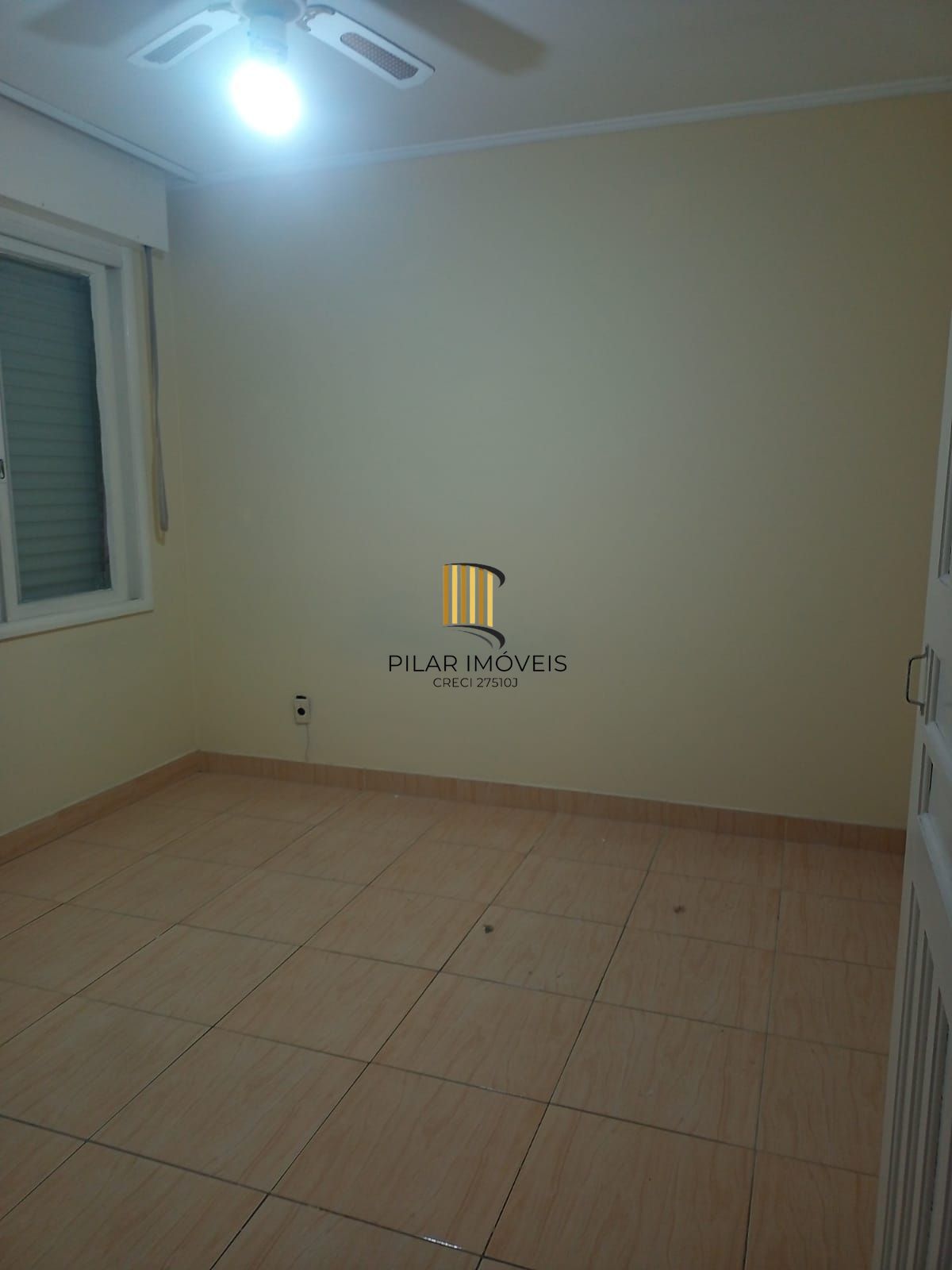 Oportunidade Única! Lindo Apartamento de 3 Quartos no Coração de Porto Alegre!** 🏡                                                 Imóvel com 3 dormitórios transformado em 2 de fácil reversão.